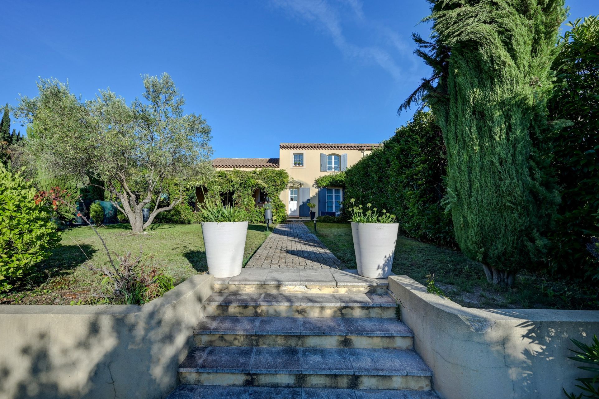 house 4 Rooms for sale on AIX EN PROVENCE (13100)