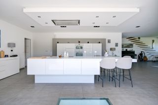 house 9 Rooms for sale on MEYREUIL (13590)