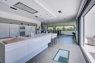 house 9 Rooms for sale on MEYREUIL (13590)