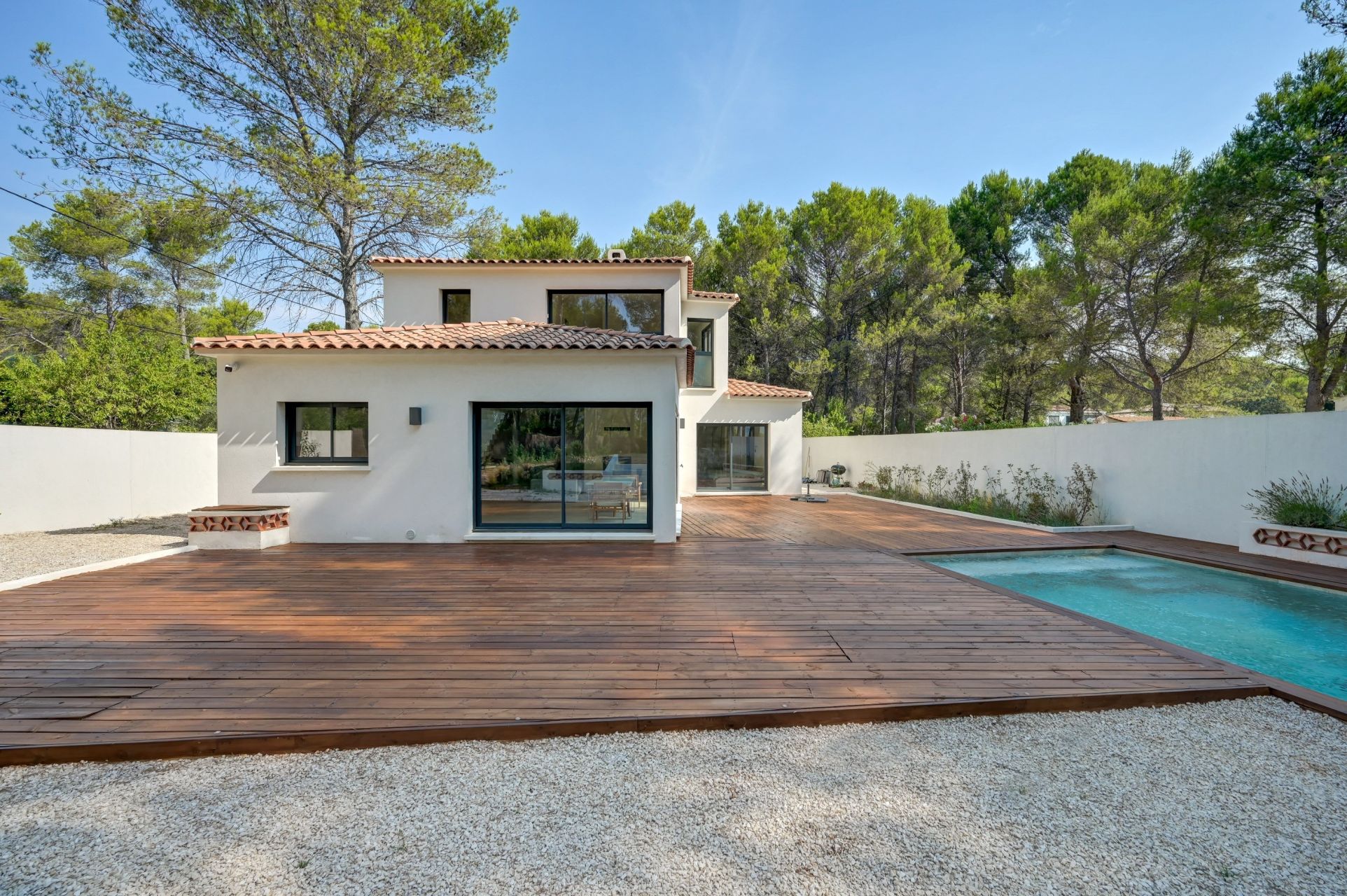 house 5 Rooms for sale on AIX EN PROVENCE (13100)