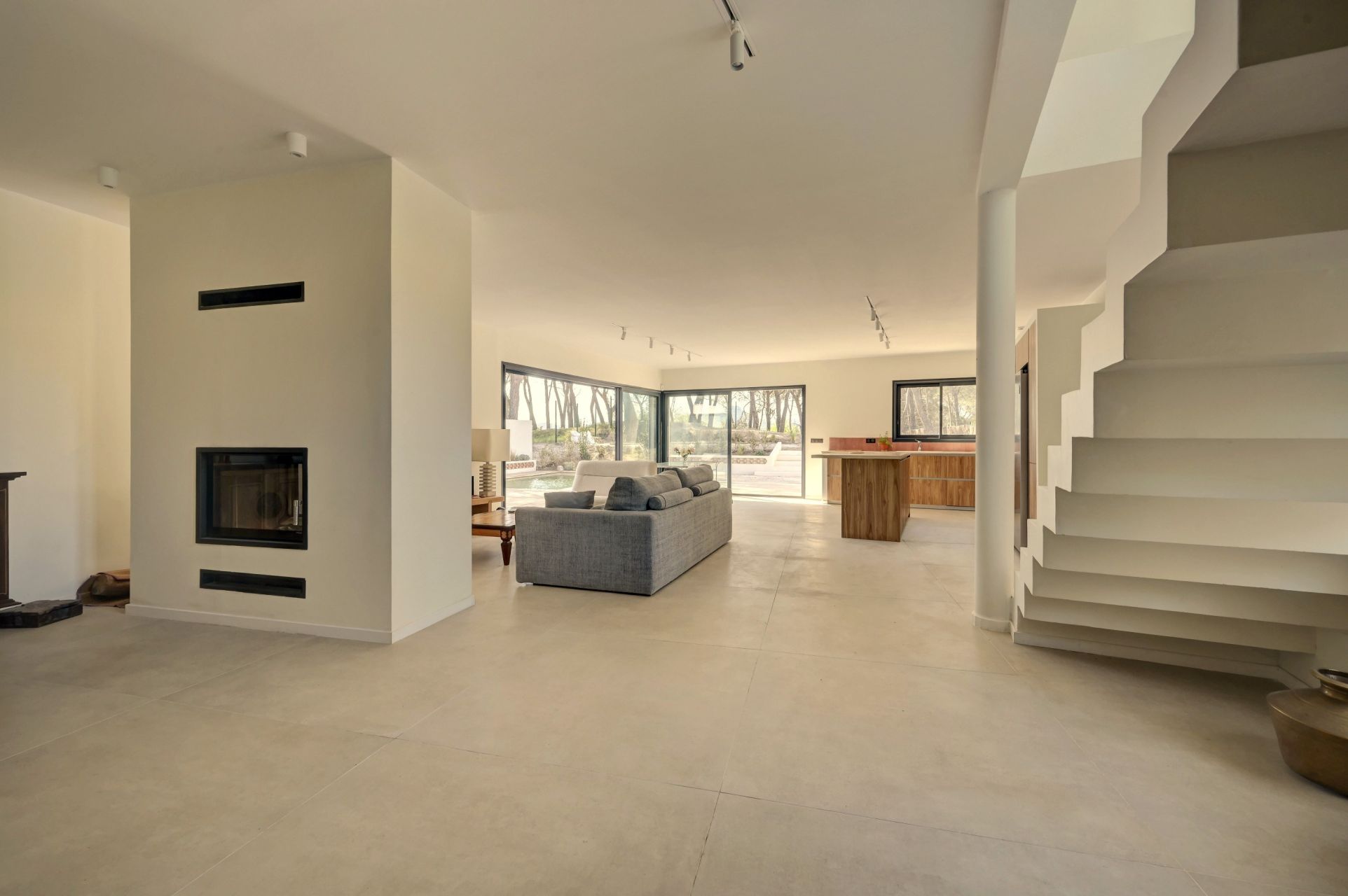 house 5 Rooms for sale on AIX EN PROVENCE (13100)