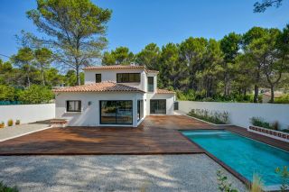 house 5 Rooms for sale on AIX EN PROVENCE (13100)