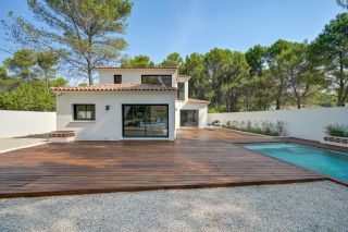 house 5 Rooms for sale on AIX EN PROVENCE (13100)