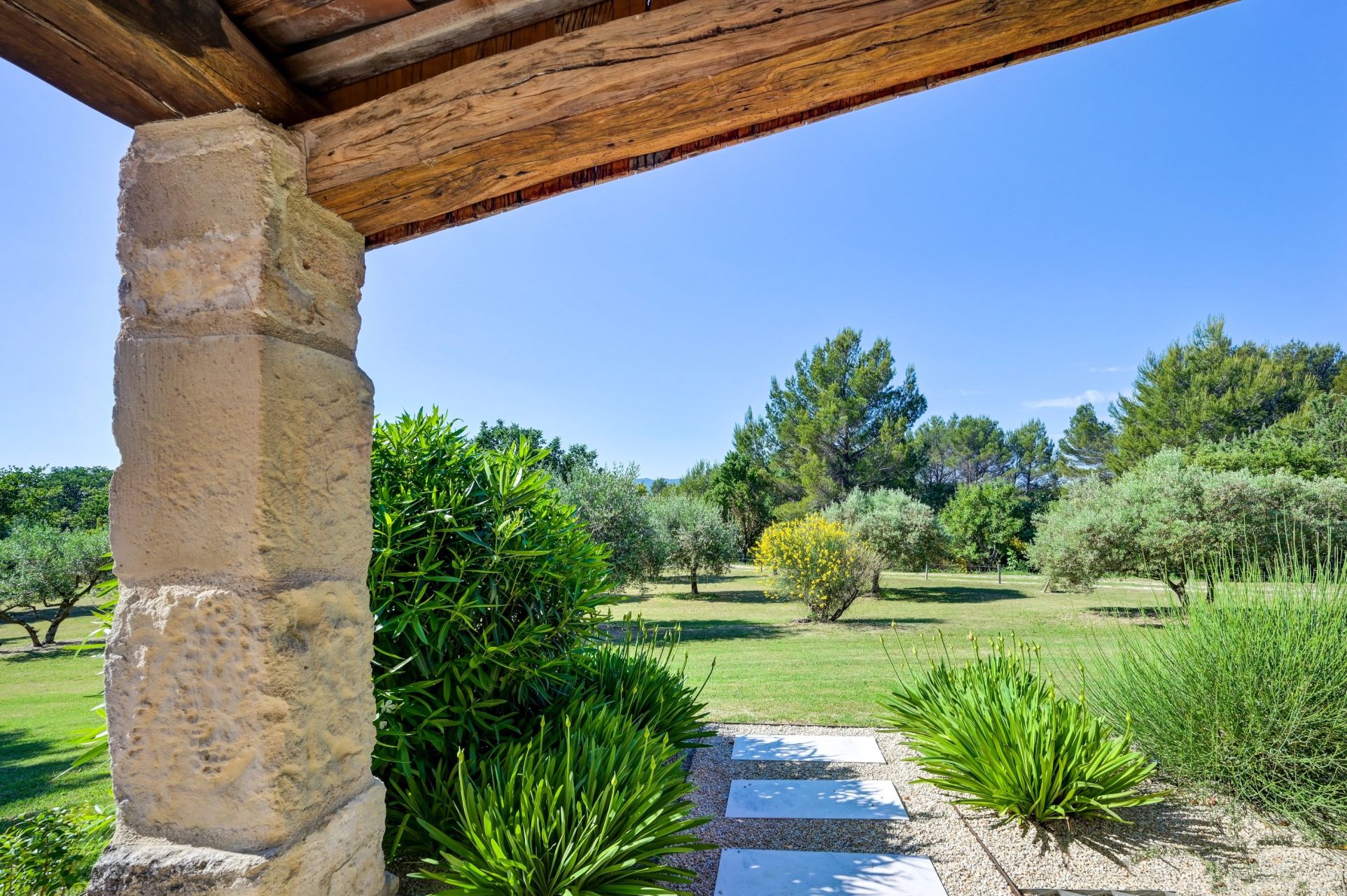 house 8 Rooms for sale on AIX EN PROVENCE (13100)