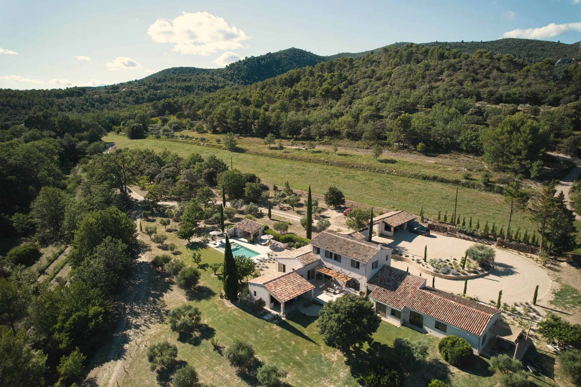 house 8 Rooms for sale on AIX EN PROVENCE (13100)