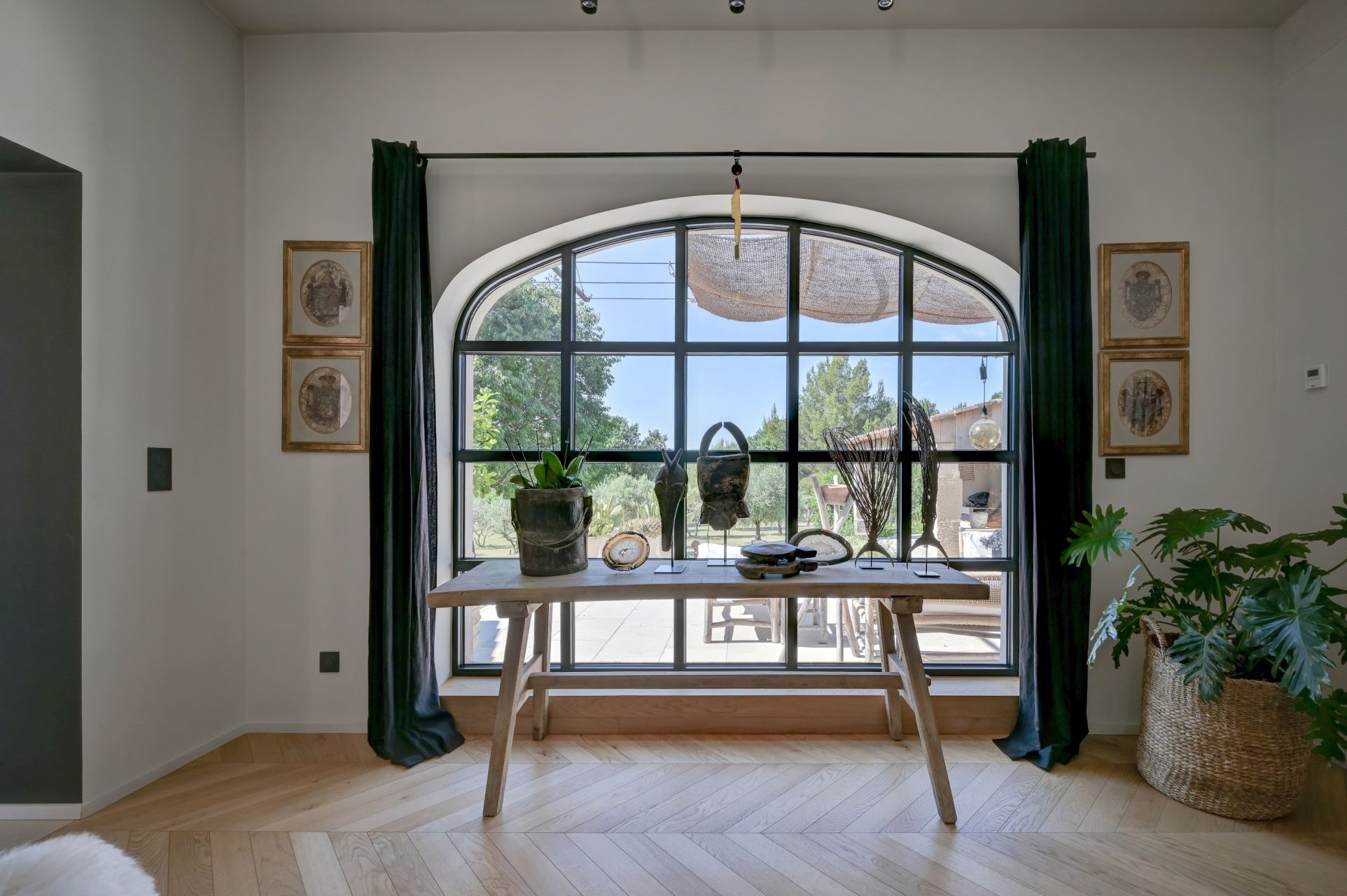 house 8 Rooms for sale on AIX EN PROVENCE (13100)