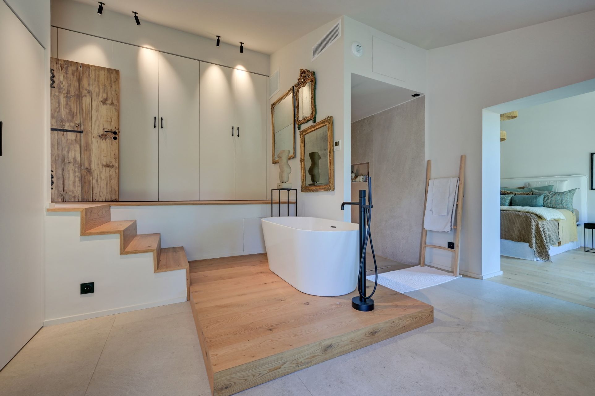house 8 Rooms for sale on AIX EN PROVENCE (13100)