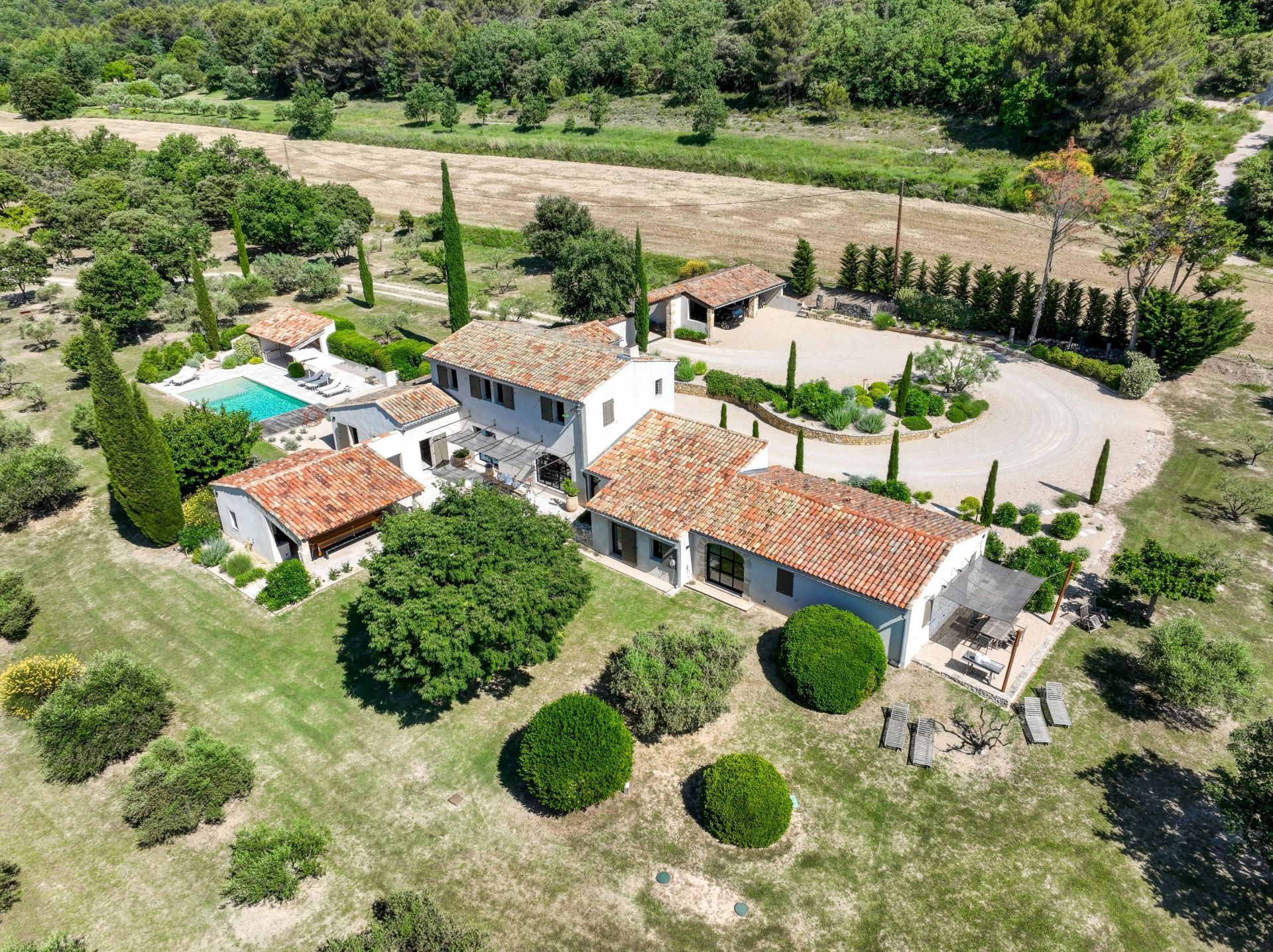 house 8 Rooms for sale on AIX EN PROVENCE (13100)