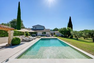 house 8 Rooms for sale on AIX EN PROVENCE (13100)