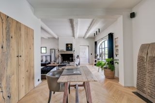 house 8 Rooms for sale on AIX EN PROVENCE (13100)