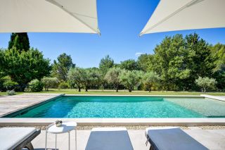 house 8 Rooms for sale on AIX EN PROVENCE (13100)