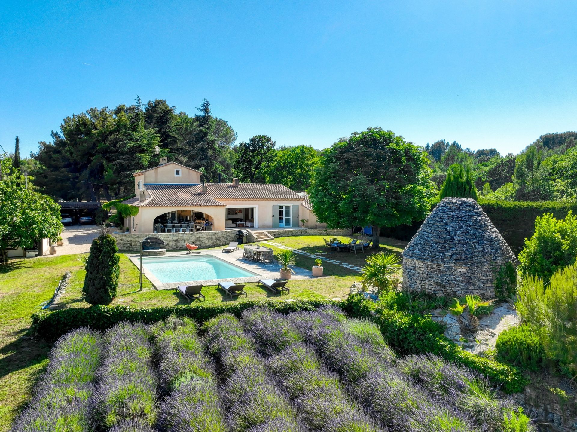 house 6 Rooms for sale on AIX EN PROVENCE (13100)