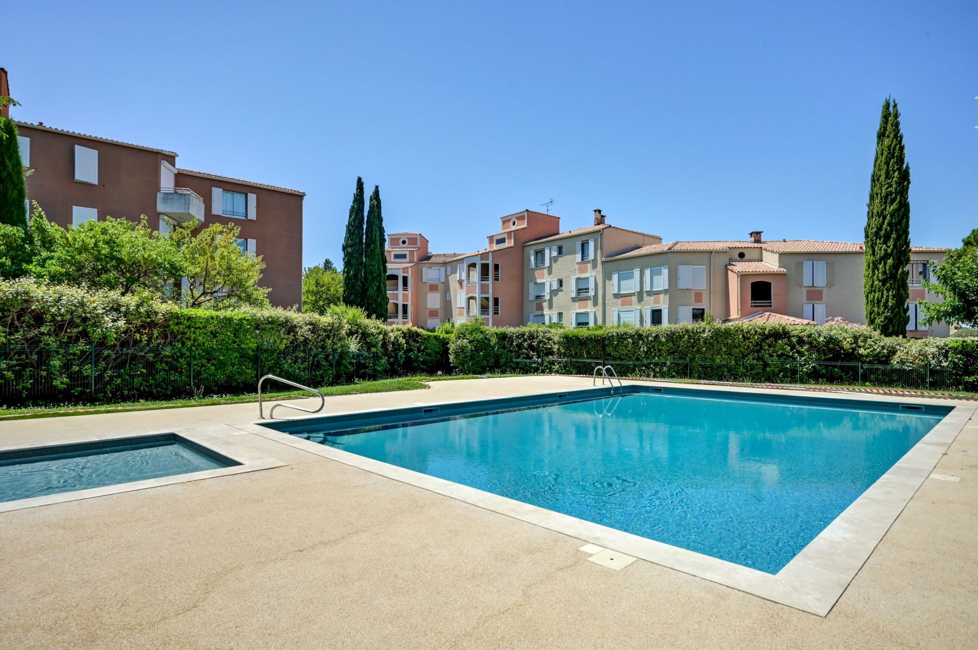 apartment 4 Rooms for sale on AIX EN PROVENCE (13100)