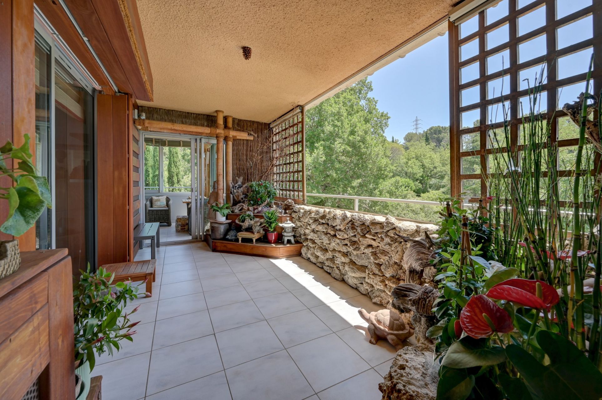 apartment 4 Rooms for sale on AIX EN PROVENCE (13100)