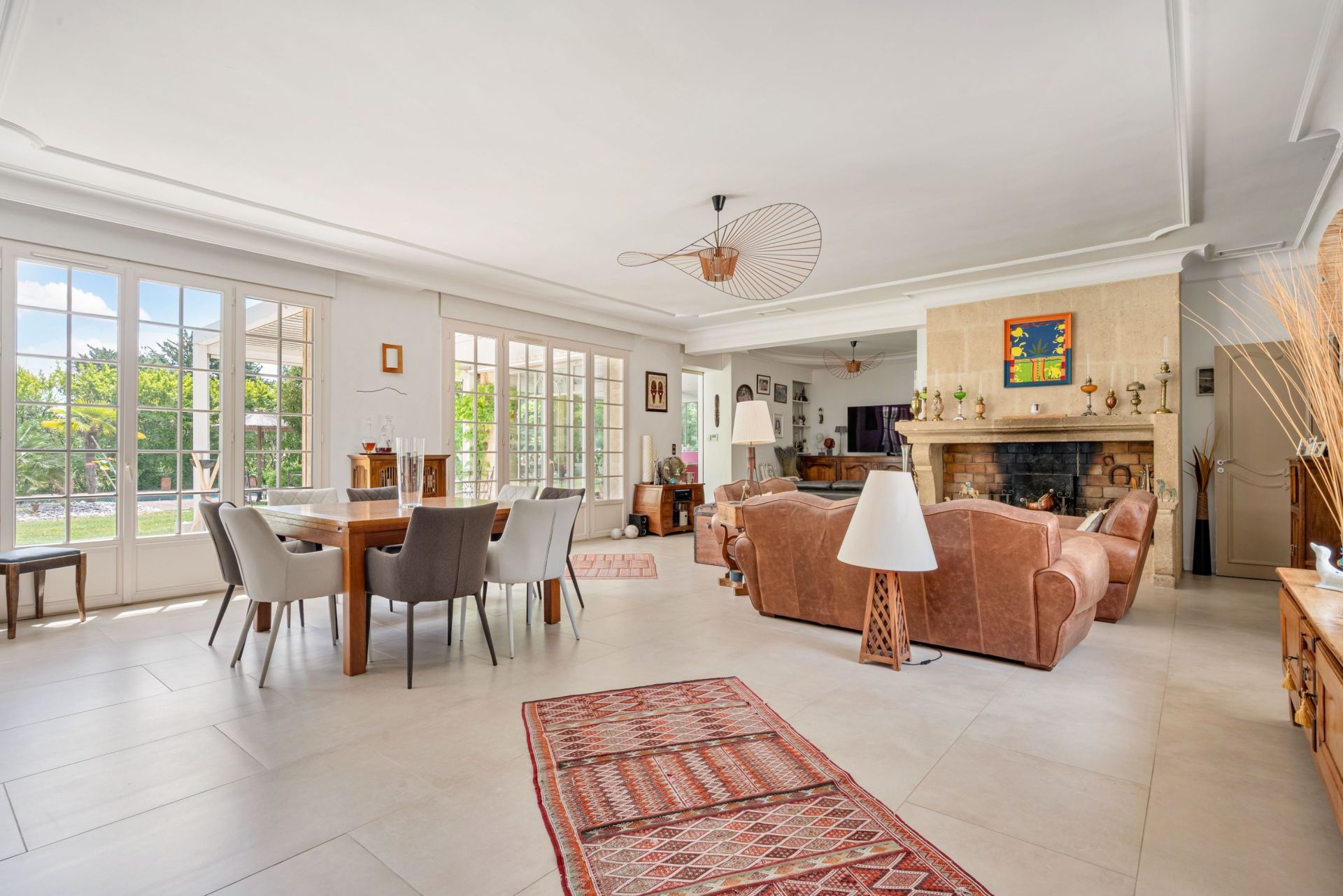 house 7 Rooms for sale on AIX EN PROVENCE (13100)