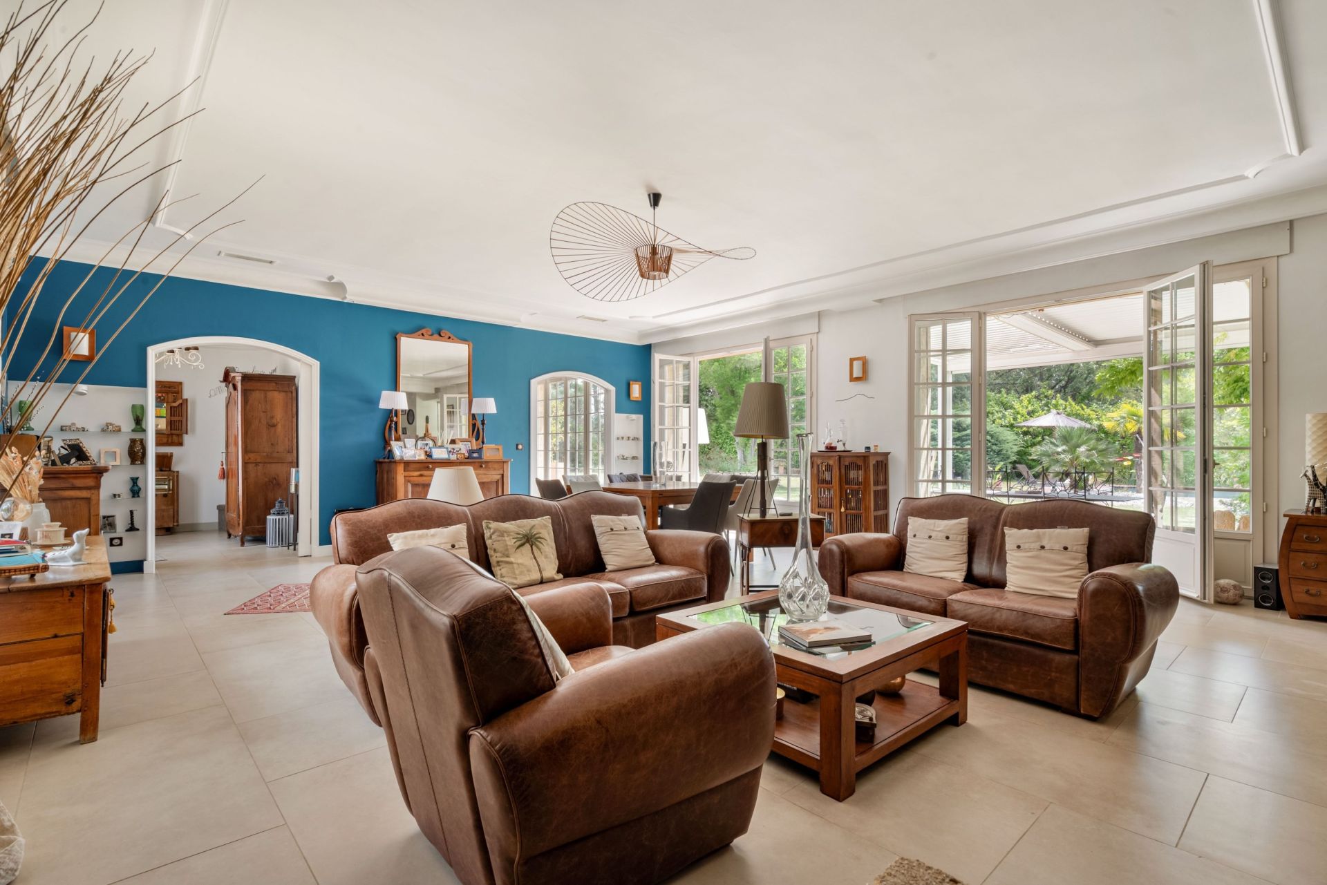 house 7 Rooms for sale on AIX EN PROVENCE (13100)