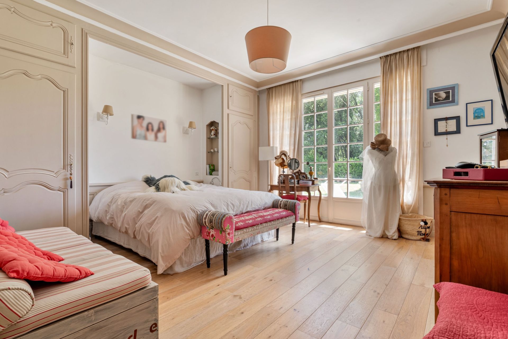 house 7 Rooms for sale on AIX EN PROVENCE (13100)
