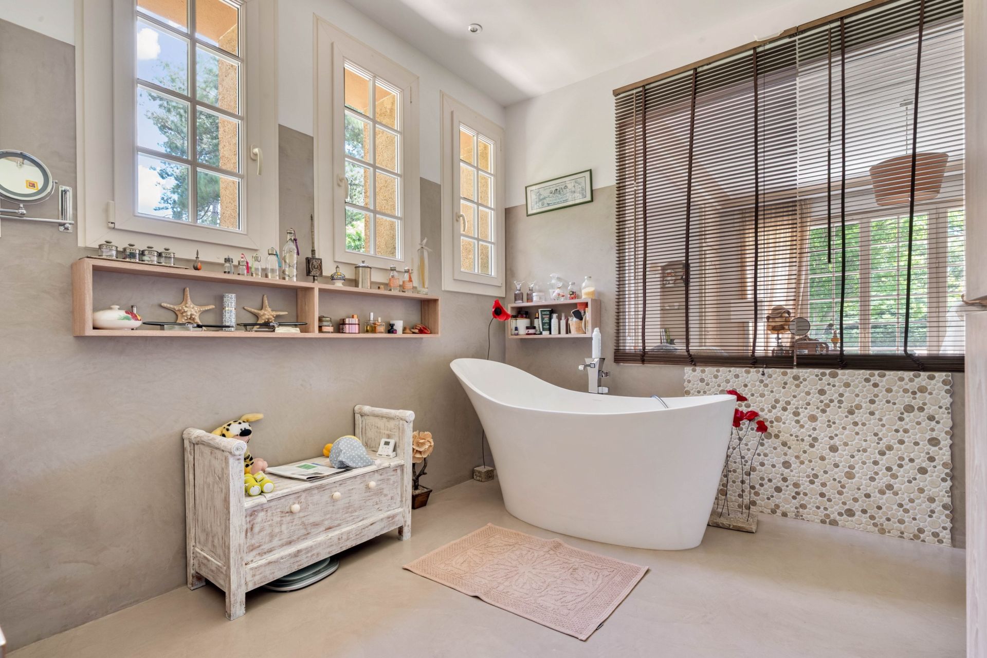 house 7 Rooms for sale on AIX EN PROVENCE (13100)