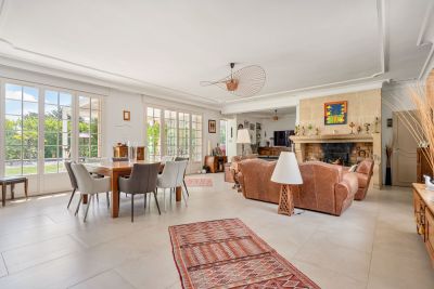 Sale House Aix-en-Provence 7&nbsp;Rooms 290&nbsp;m²