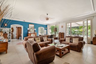 house 7 Rooms for sale on AIX EN PROVENCE (13100)