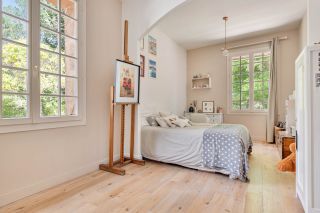 house 7 Rooms for sale on AIX EN PROVENCE (13100)