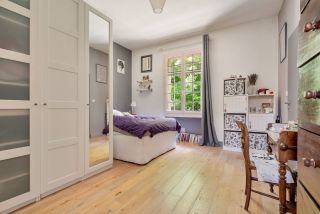 house 7 Rooms for sale on AIX EN PROVENCE (13100)