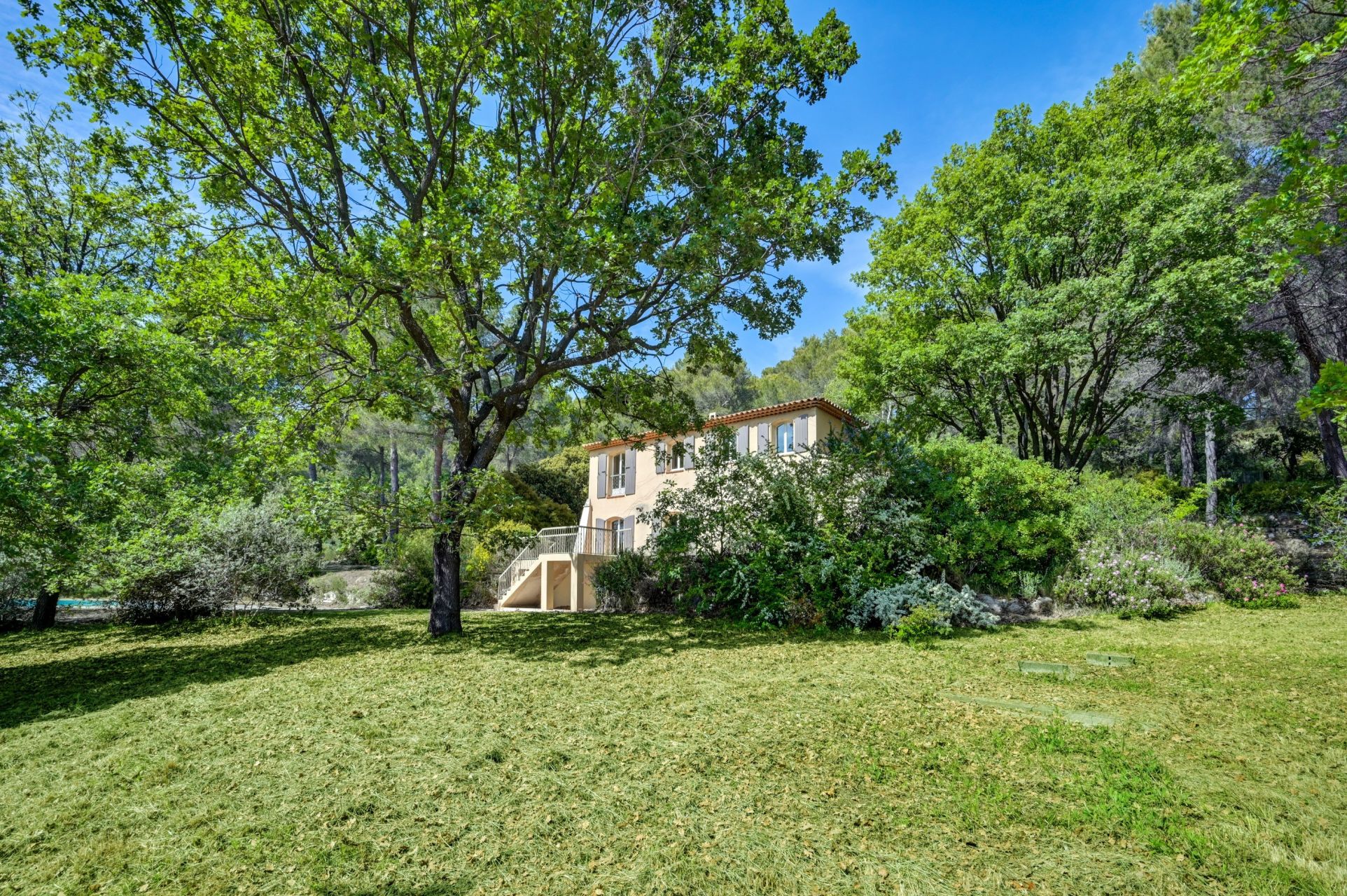 maison 6 Pièces en vente sur EGUILLES (13510)