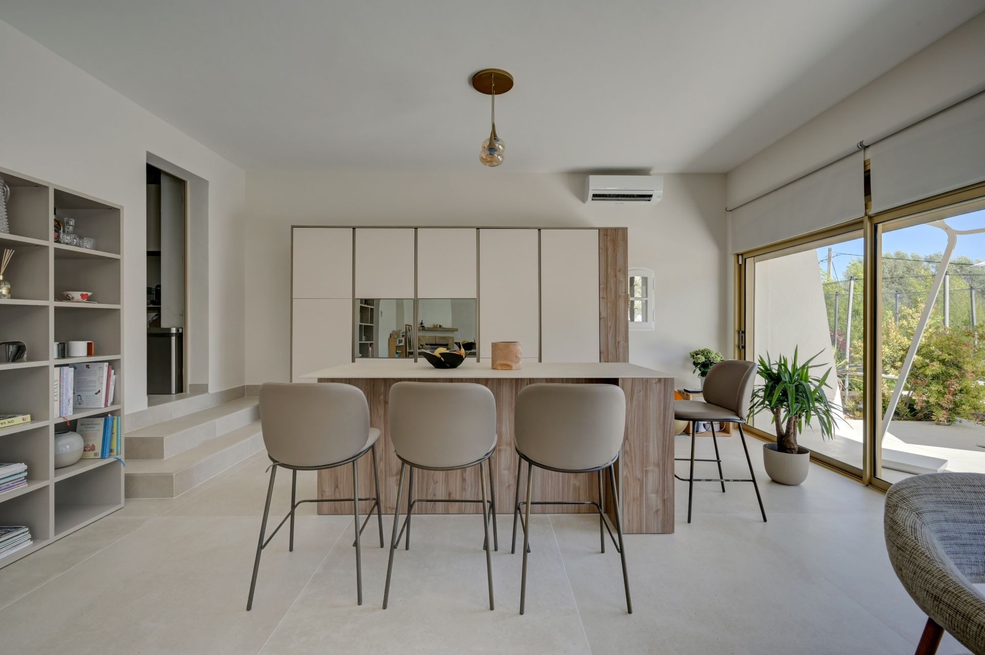 house 10 Rooms for sale on AUBAGNE (13400)