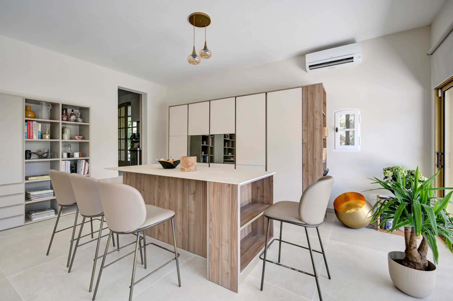 house 10 Rooms for sale on AUBAGNE (13400)