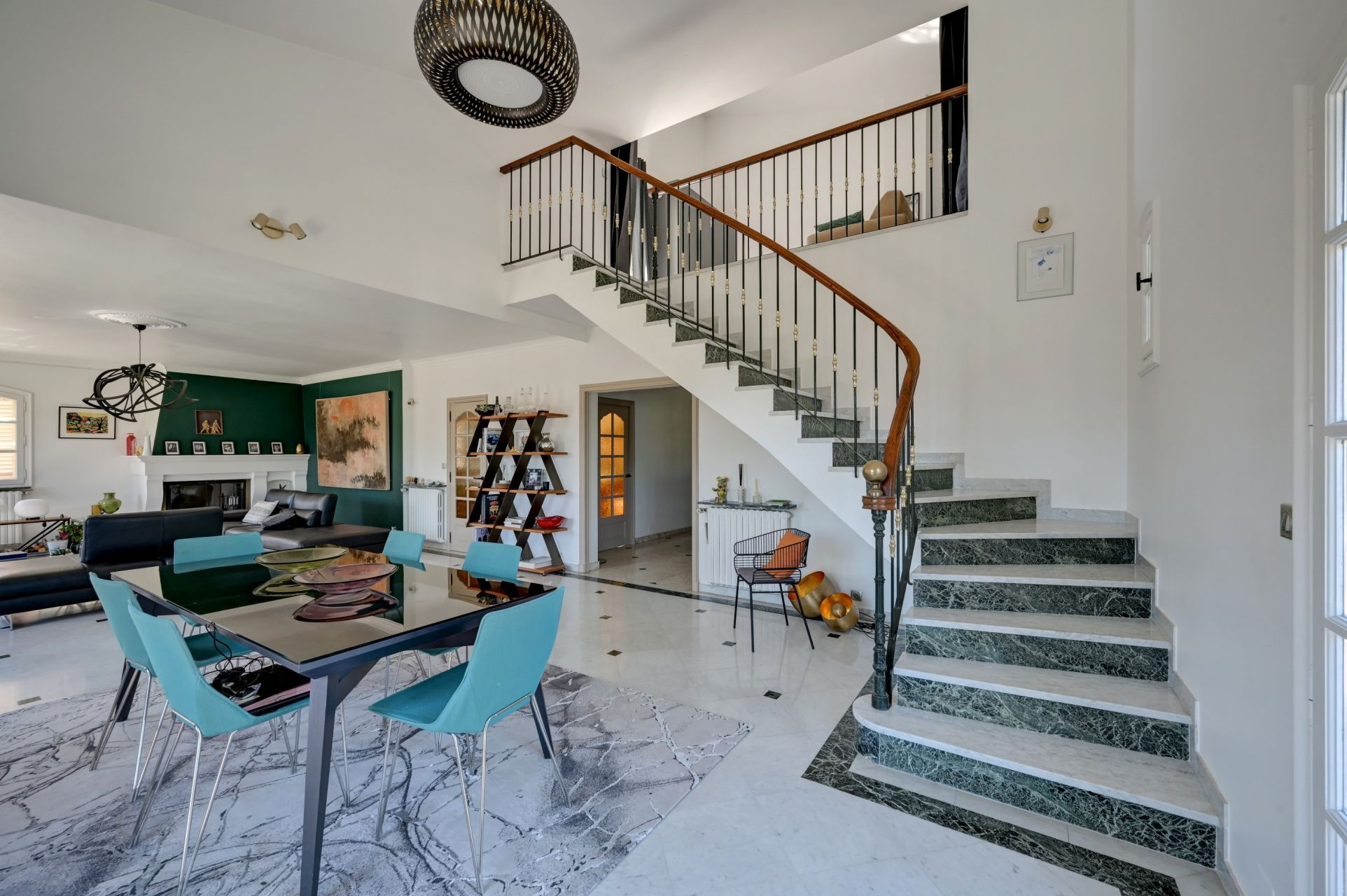 house 10 Rooms for sale on AUBAGNE (13400)
