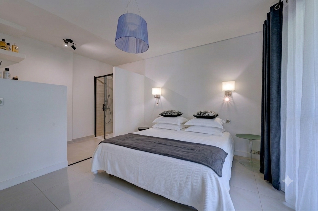 house 10 Rooms for sale on AUBAGNE (13400)