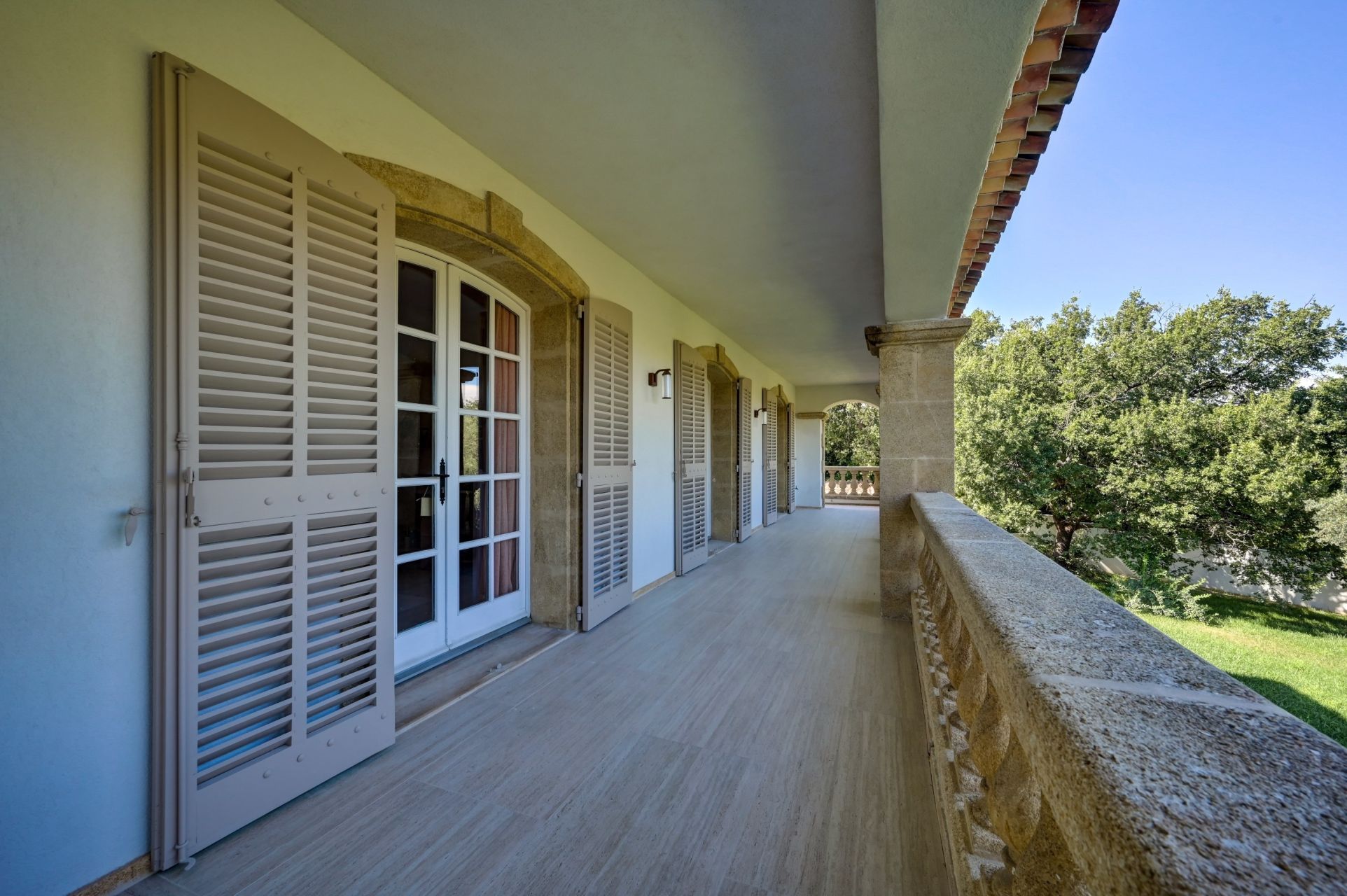 house 10 Rooms for sale on AUBAGNE (13400)