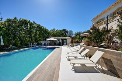 Sale House Aubagne 10&nbsp;Rooms 385&nbsp;m²