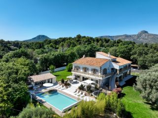 house 10 Rooms for sale on AUBAGNE (13400)