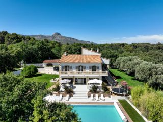 house 10 Rooms for sale on AUBAGNE (13400)