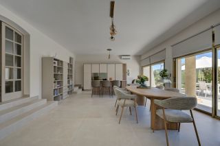 house 10 Rooms for sale on AUBAGNE (13400)