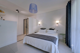 house 10 Rooms for sale on AUBAGNE (13400)