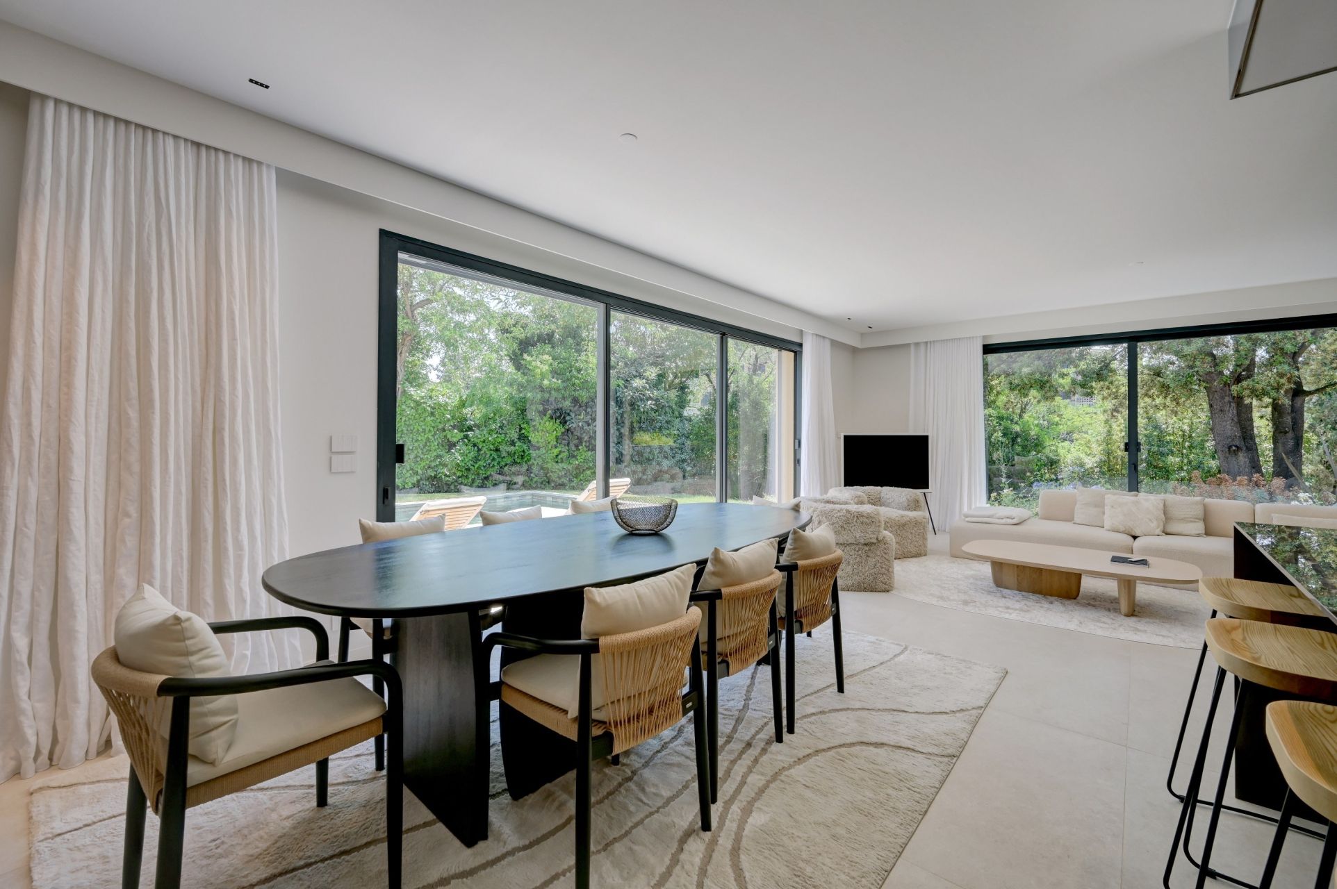 house 7 Rooms for sale on AIX EN PROVENCE (13100)