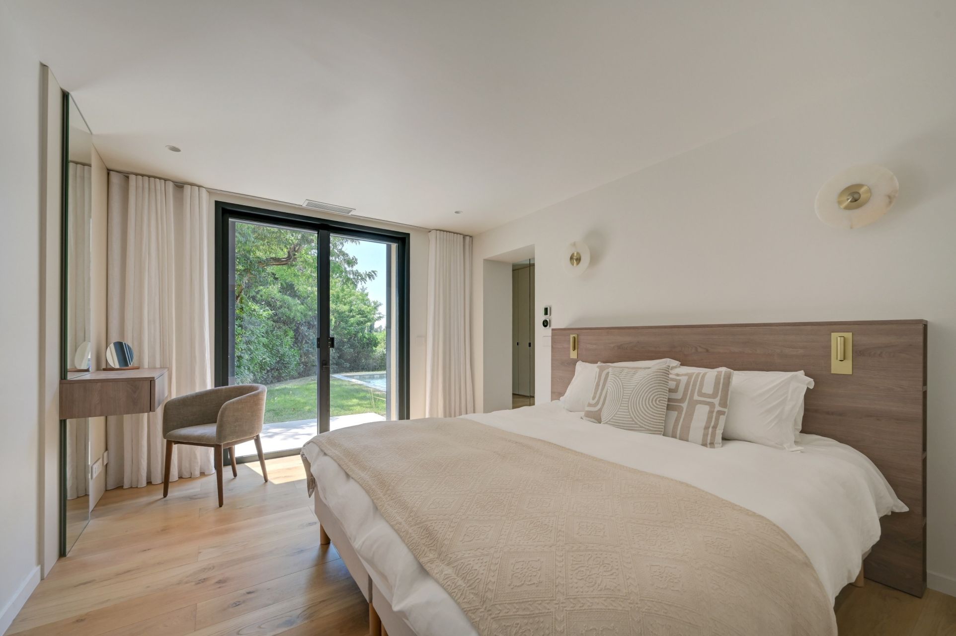 house 7 Rooms for sale on AIX EN PROVENCE (13100)