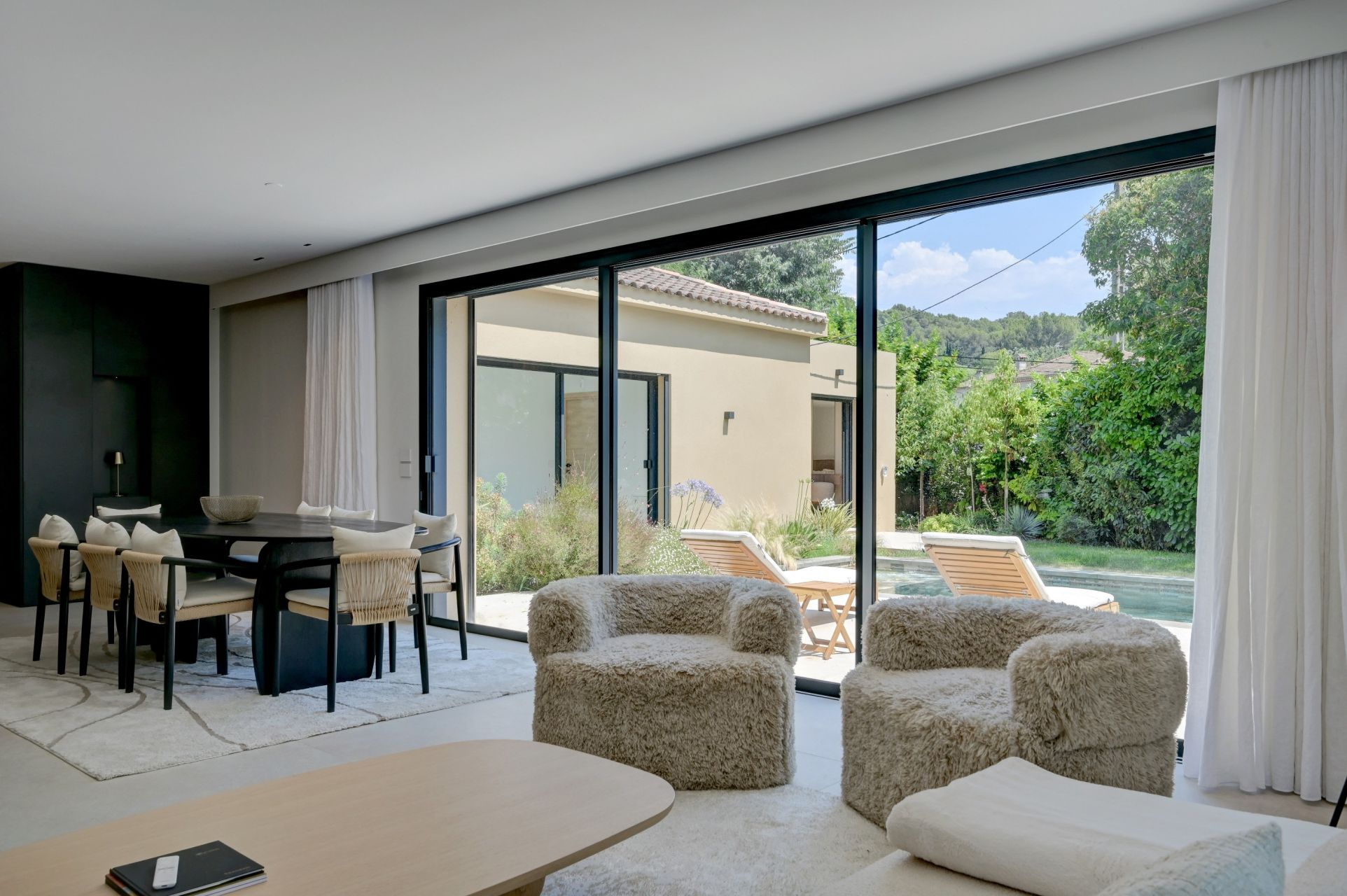 house 7 Rooms for sale on AIX EN PROVENCE (13100)