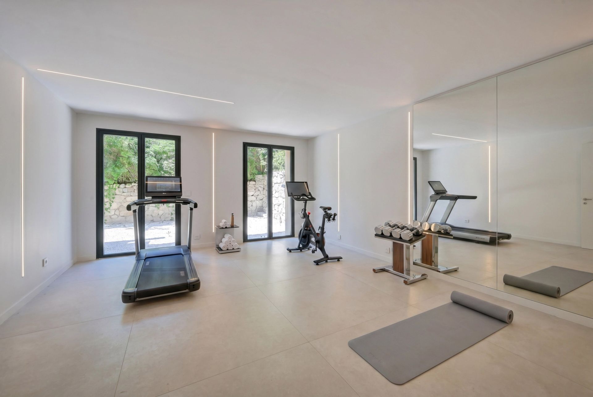 house 7 Rooms for sale on AIX EN PROVENCE (13100)