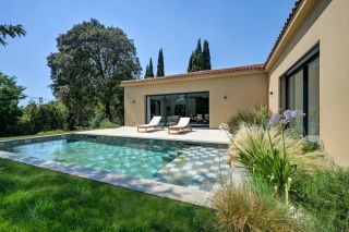 house 7 Rooms for sale on AIX EN PROVENCE (13100)