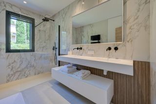 house 7 Rooms for sale on AIX EN PROVENCE (13100)