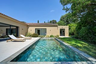 house 7 Rooms for sale on AIX EN PROVENCE (13100)
