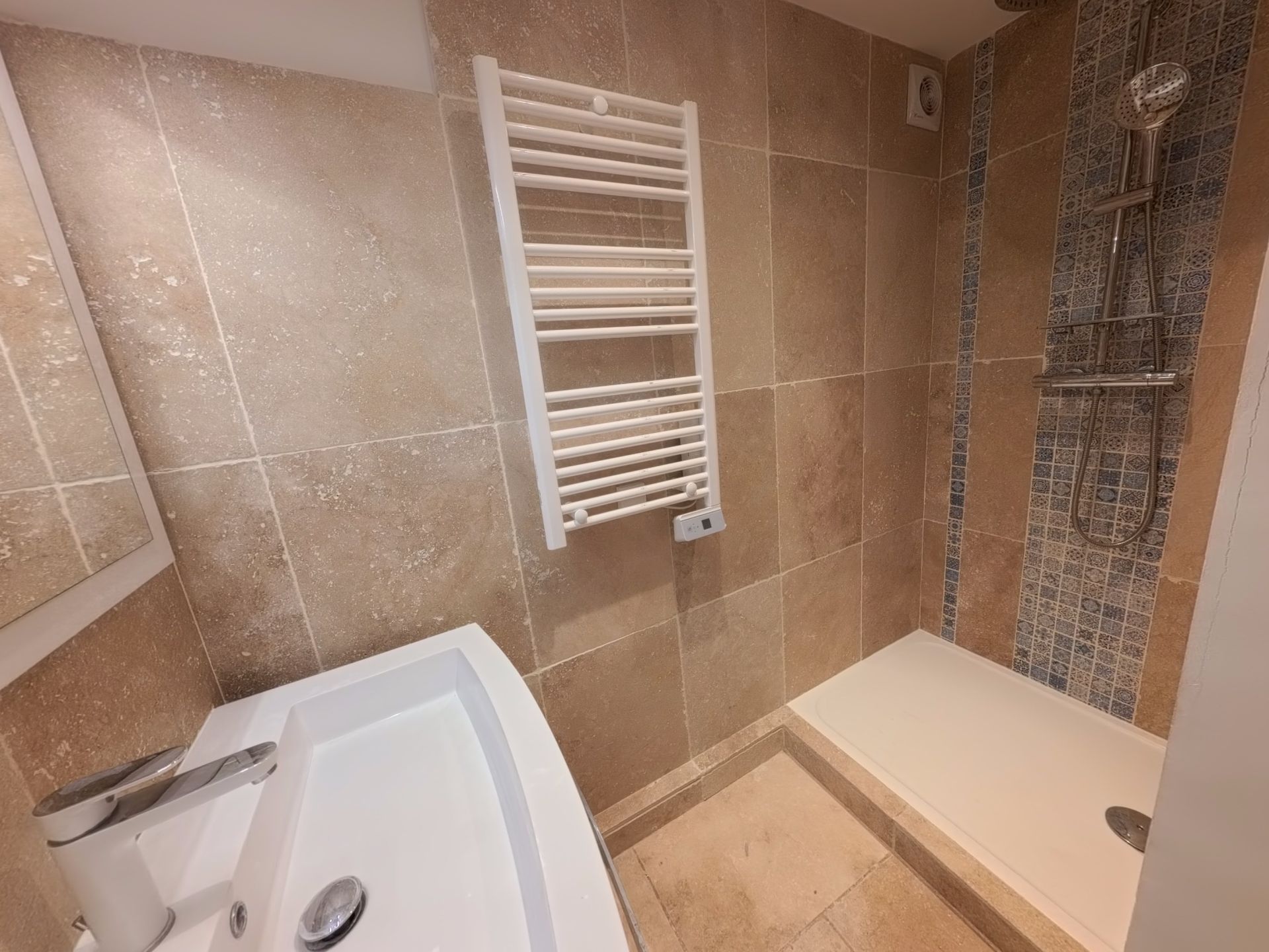 apartment 3 Rooms for sale on AIX EN PROVENCE (13100)