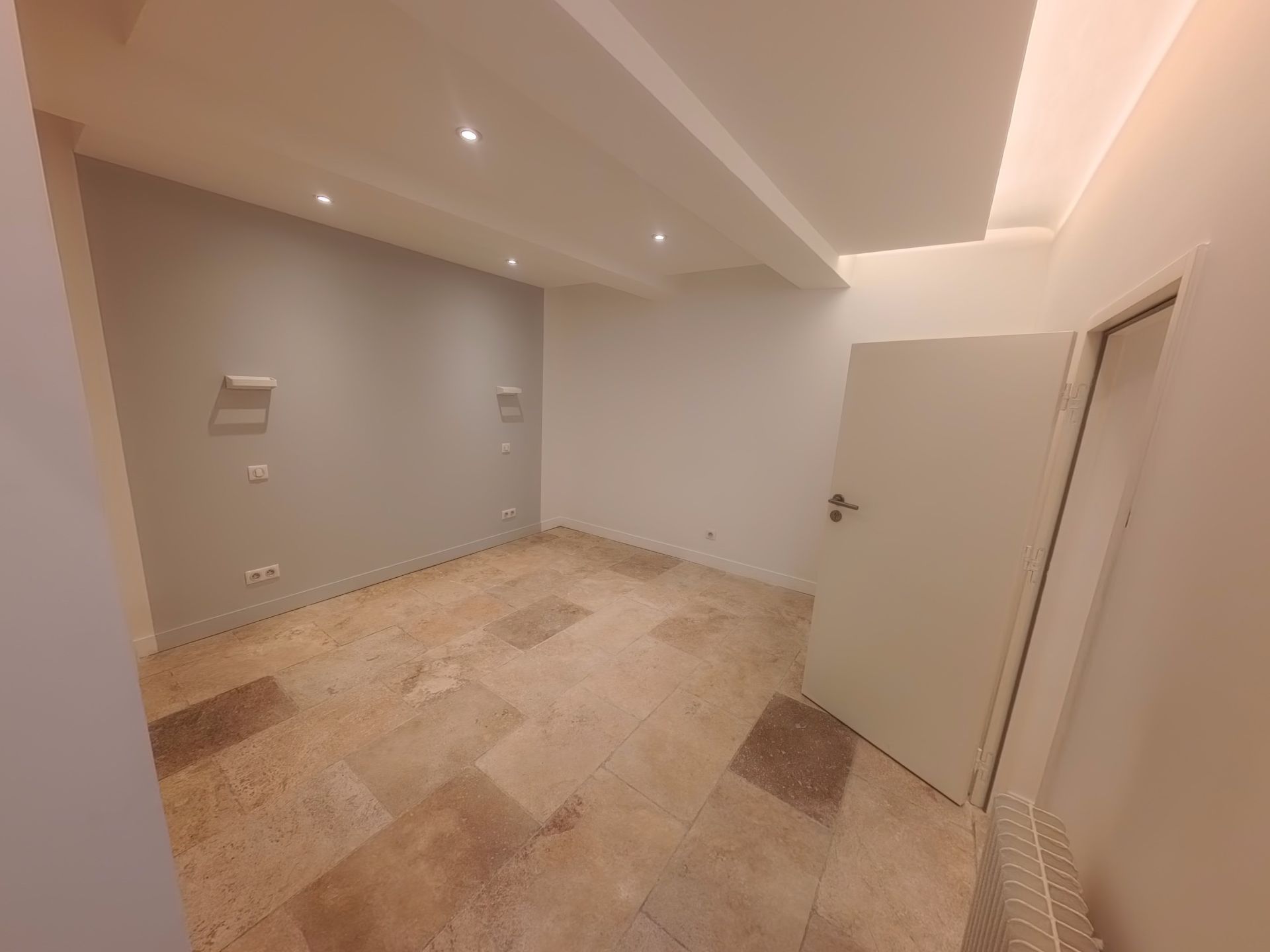 apartment 3 Rooms for sale on AIX EN PROVENCE (13100)