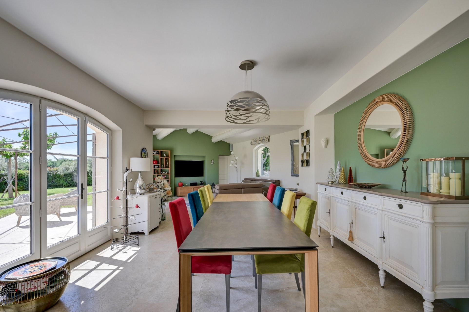 maison 8 Pièces en vente sur EGUILLES (13510)