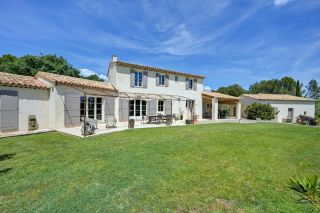 house 8 Rooms for sale on EGUILLES (13510)