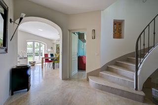 house 8 Rooms for sale on EGUILLES (13510)