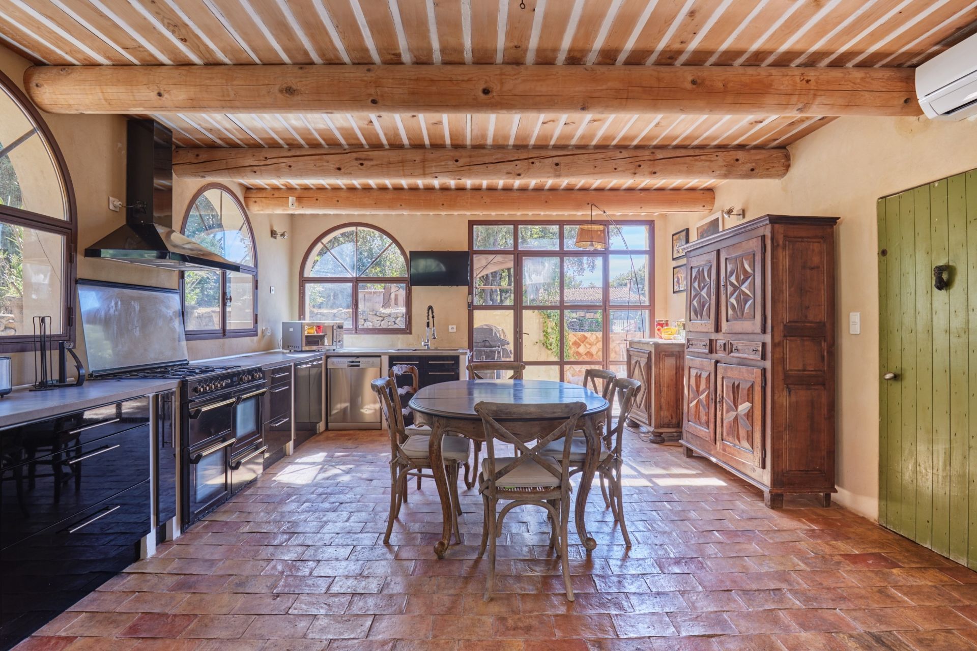 house 12 Rooms for sale on AIX EN PROVENCE (13100)